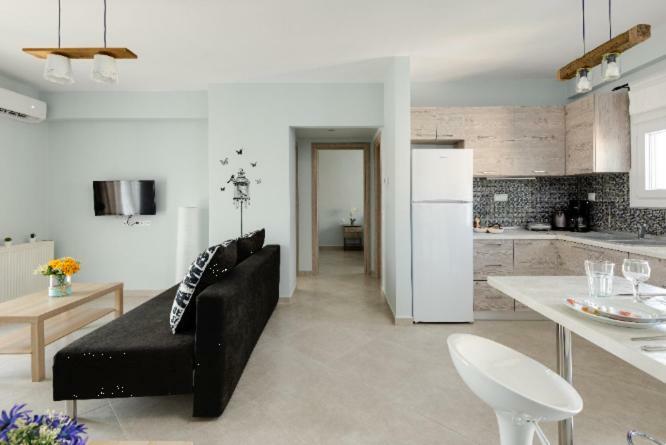 Bright Spacious Two-Bedroom Apartment Thessaloníki Luaran gambar