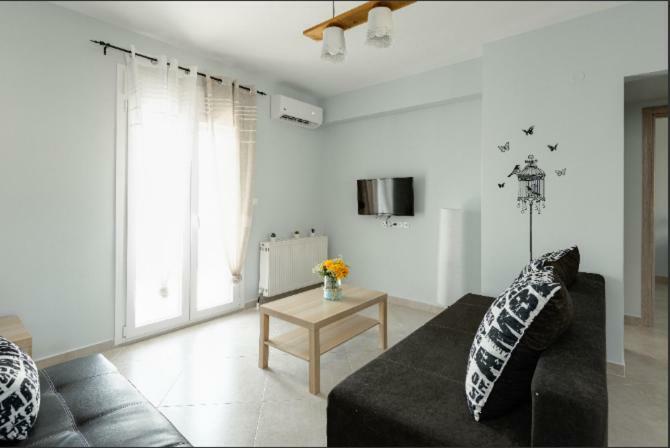 Bright Spacious Two-Bedroom Apartment Thessaloníki Luaran gambar