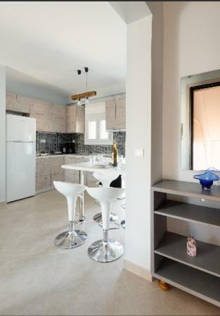 Bright Spacious Two-Bedroom Apartment Thessaloníki Luaran gambar