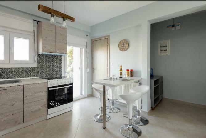 Bright Spacious Two-Bedroom Apartment Thessaloníki Luaran gambar